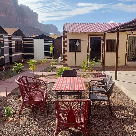 Wadi Rum Oryx Hostel & Tours Exterior photo